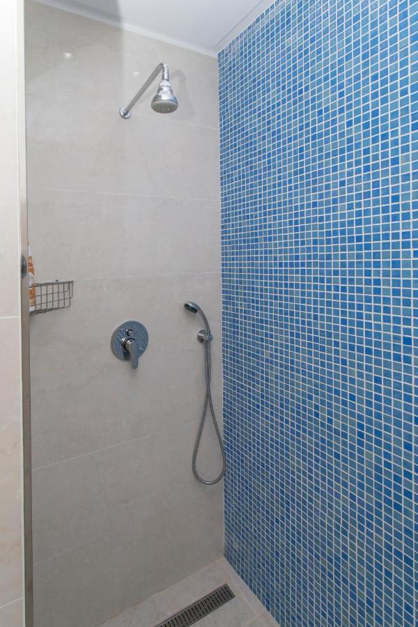 Cama em Dormitório Misto com 6 Camas