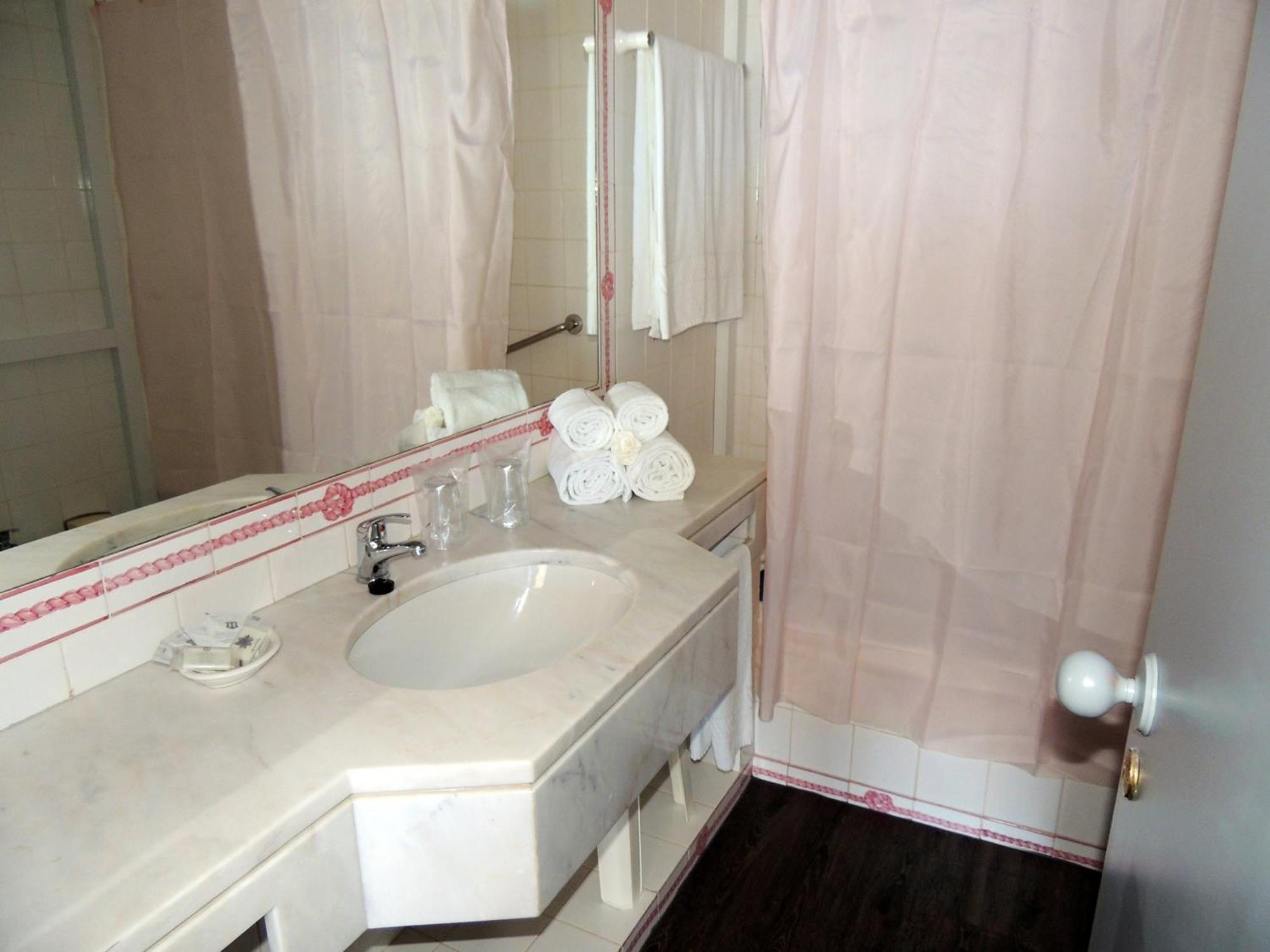 Apartamento com 2 Quartos e Vista Mar Frontal