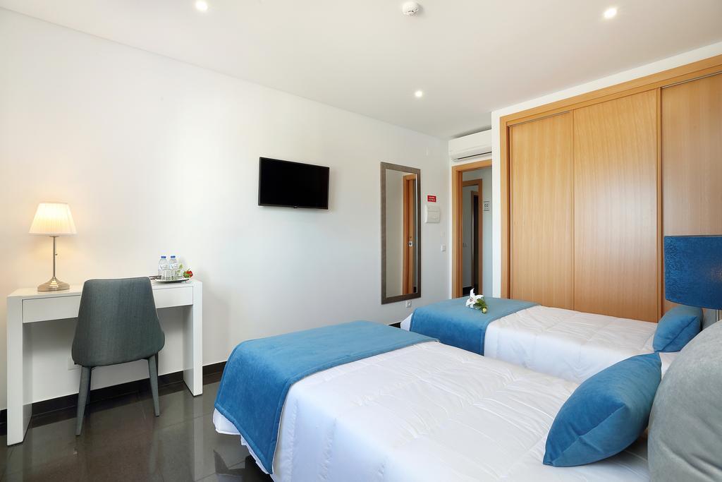 Quarto Duplo ou Twin com Vista Piscina