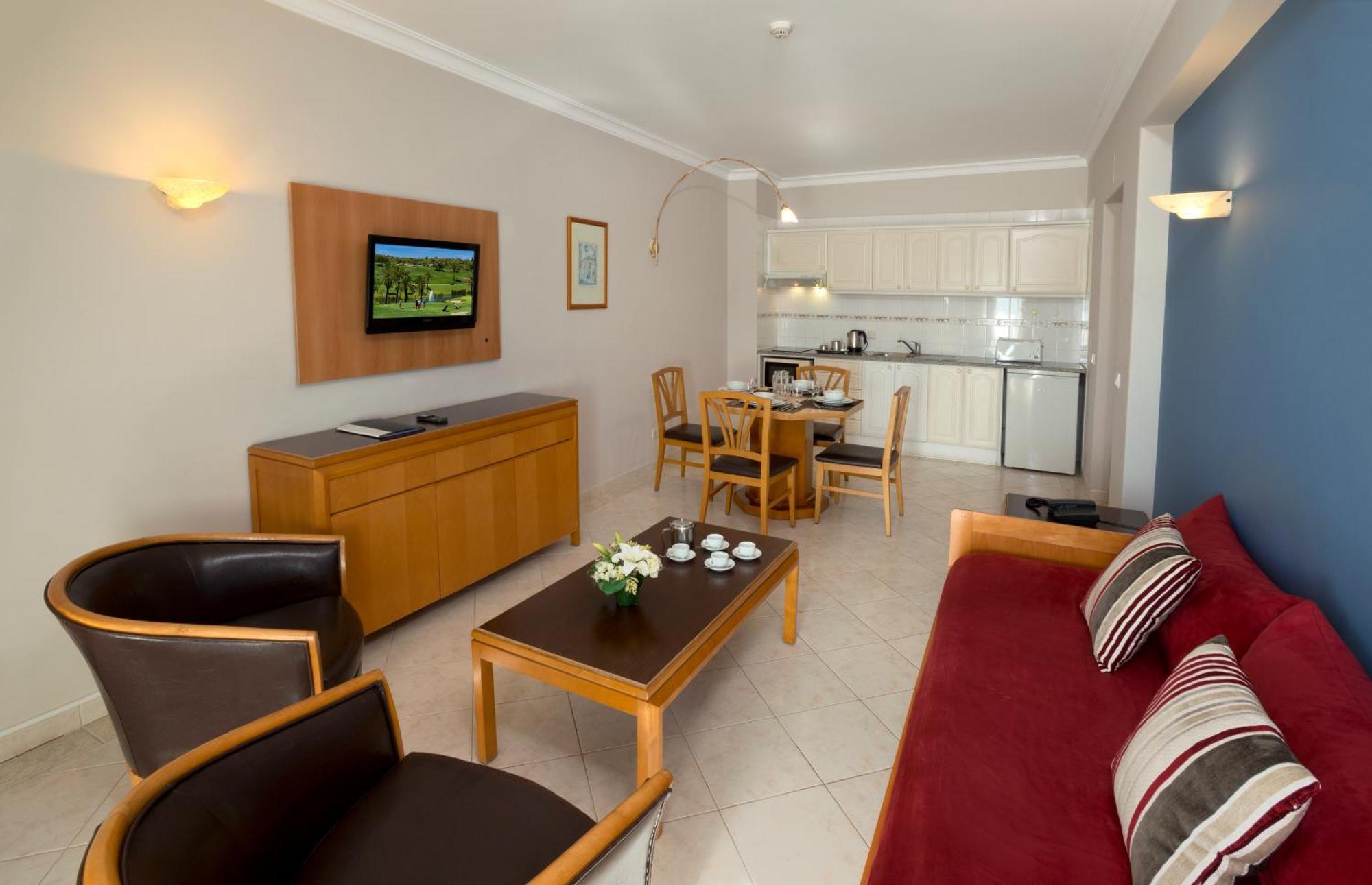 Apartamento com 1 Quarto e Vista Piscina